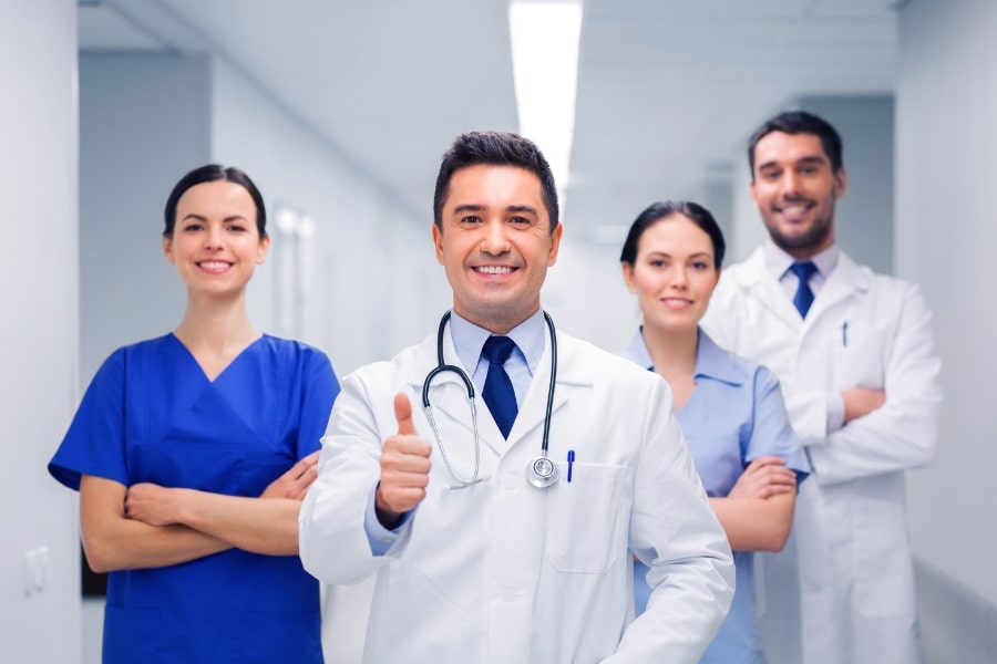 Nha Khoa Quốc Tế Sài Gòn Đội ngũ bác sĩ trồng răng Implant kinh nghiệm