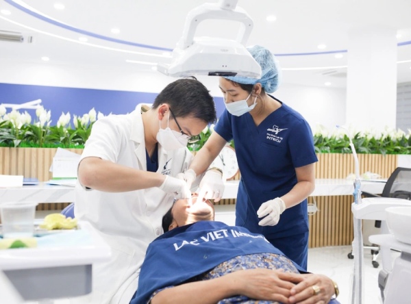 Nha Khoa Quốc Tế Sài Gòn Trồng răng Implant tại Nha khoa Lạc Việt Intech, giá minh bạch, công nghệ hiện đại