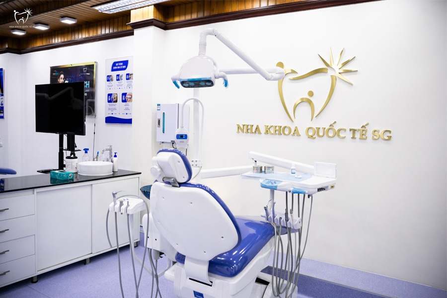 Nha Khoa Quốc Tế Sài Gòn Phòng điều trị riêng biệt với máy móc hiện đại