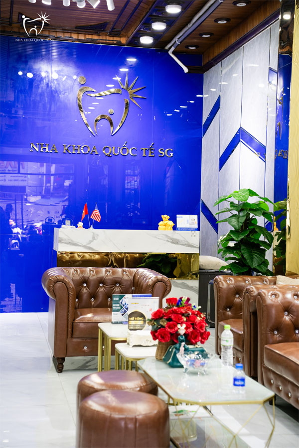 Nha Khoa Quốc Tế Sài Gòn Khu vực tiếp đón khách rộng rãi, thoáng mát