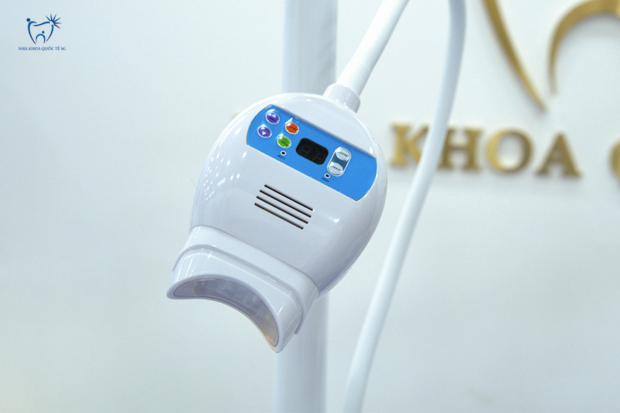 Nha Khoa Quốc Tế Sài Gòn Đèn Led Nha Khoa có công nghệ chiếu sáng tiên tiến
