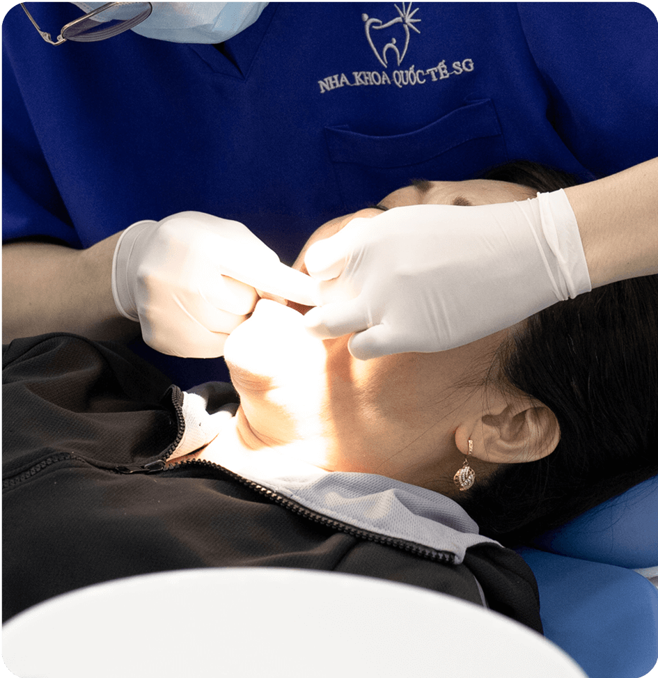 Gắn răng tạm để đảm bảo thẩm mỹ và ăn nhai