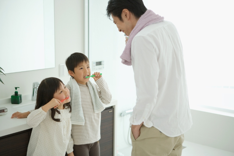 Nha Khoa Quốc Tế Sài Gòn Đánh răng đúng cách sau khi bọc răng sứ Titan