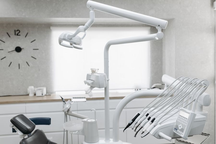 Nha Khoa Quốc Tế Sài Gòn Có nhiều yếu tố giúp làm tăng tuổi thọ răng sứ Titan