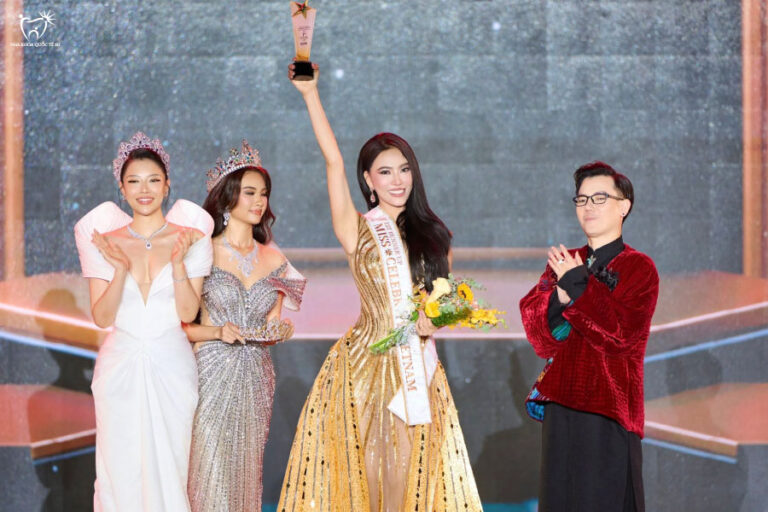 Nụ cười tự tin - vũ khí giúp Thu Thảo chinh phục vương miện