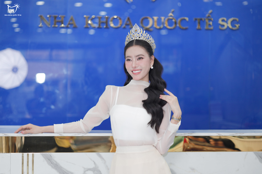 Nụ cười tự tin của Thu Thảo sau khi làm răng sứ tại Nha Khoa Quốc Tế SG