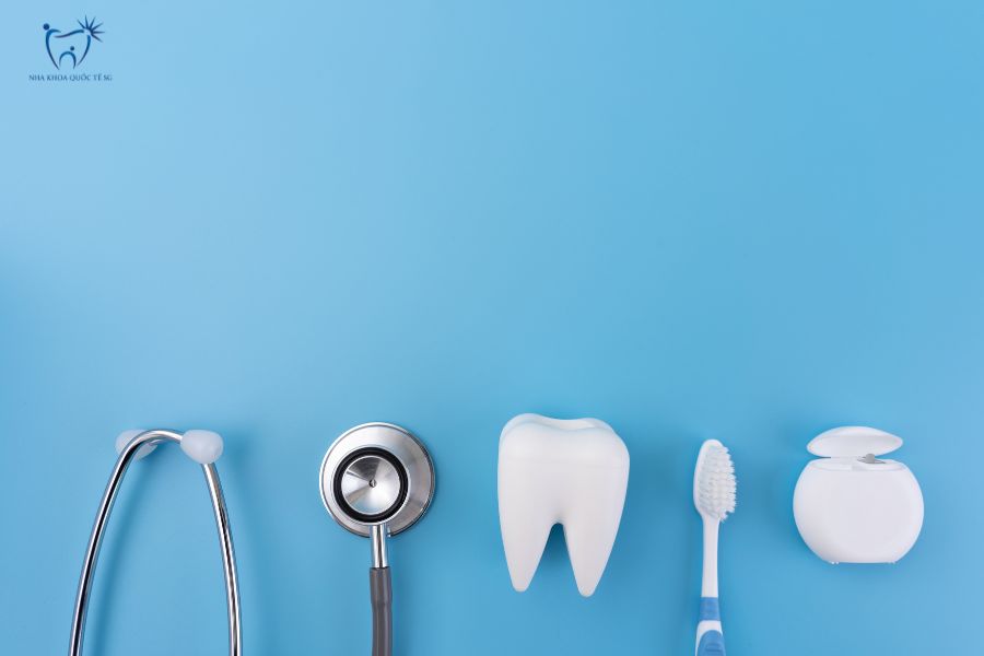 Dụng cụ chăm sóc răng sứ