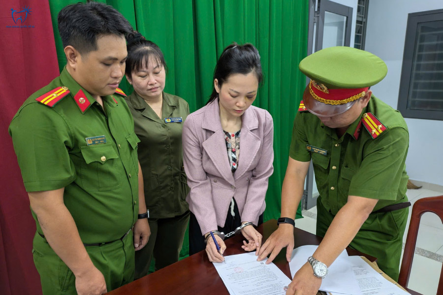 Nha Khoa Quốc Tế Sài Gòn Bà Nguyễn Thị Tuyết Chinh làm việc tại cơ quan công an