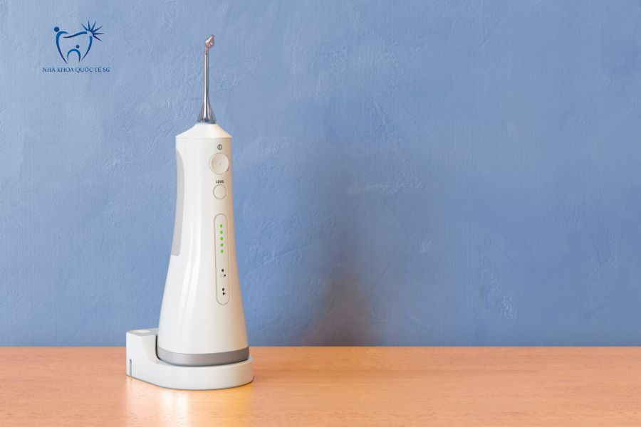 Máy tăm nước giúp làm sạch mảng bám cứng đầu hiệu quả