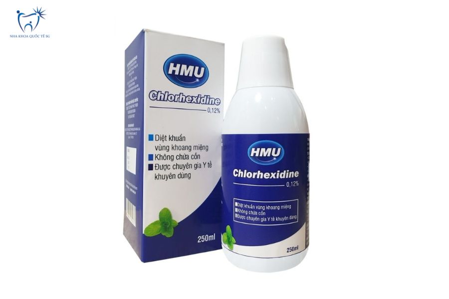 Nha Khoa Quốc Tế Sài Gòn Sử dụng nước súc miệng Chlorhexidine gluconate 0,12% vệ sinh răng